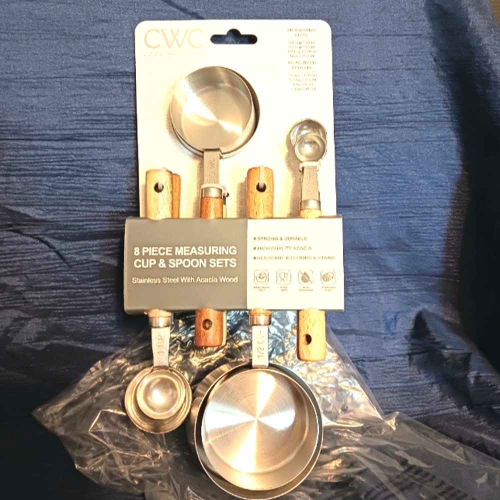Cook With Color 8 Piece Measuring Cup and Spoon Set NWT